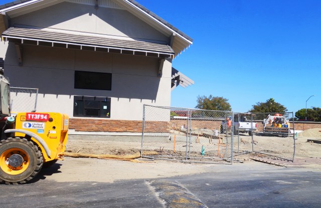 Pleasanton Chick-fil-A, Construction, Opening Date, November 17