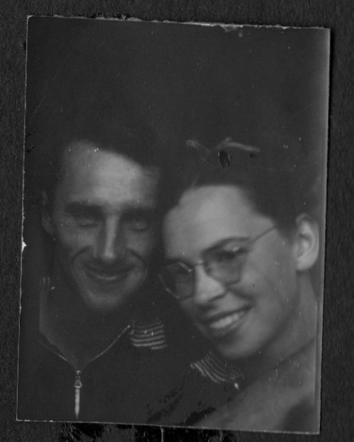 Photo Booth, Pictures, 1930's, Smiles, Couple in Photo Booth