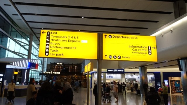 Heathrow Airport, LHR, Airport Direction Signs