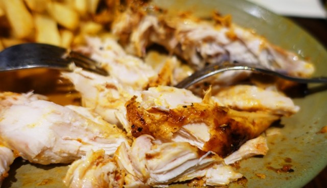 nando's, half chicken, two fork chicken eating method