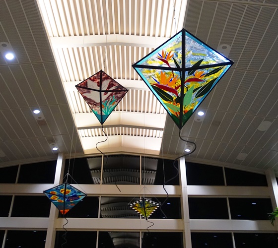 Kites, Tampa airport, terminal train
