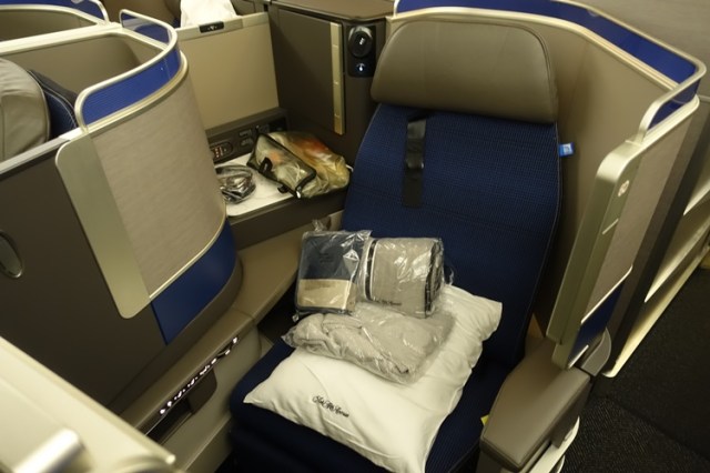 United, Polaris Class, Business First, Lay Flat