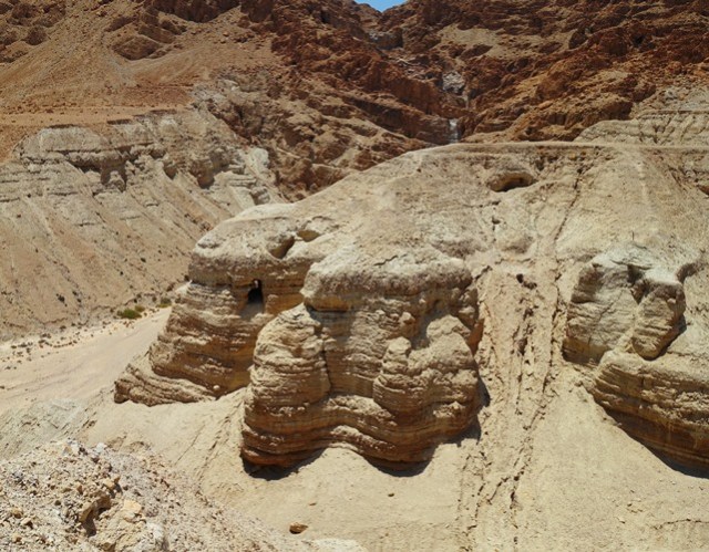 Dead Sea Scrolls, Qumran