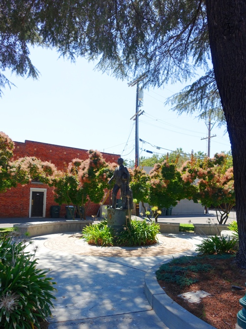 Tracy Firefighter, Statue, Firefighter