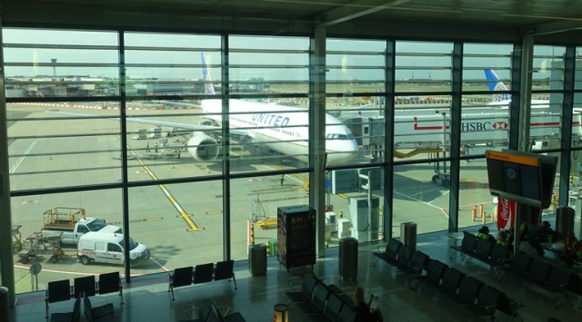 Heathrow Airport, LHR, 777, United