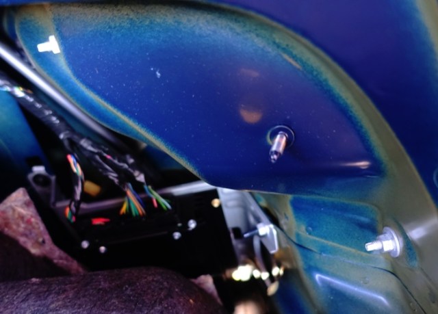 Pontiac G6, blinker bulb, trunk compartment