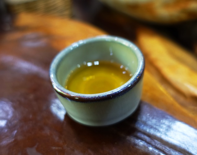 Tea cup, tea market, shanghai, smoky tea
