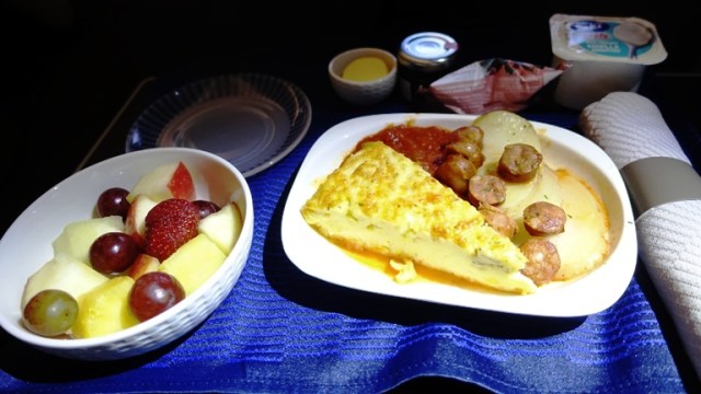 Third Breakfast, Eggs, Sausage, Business Class, United