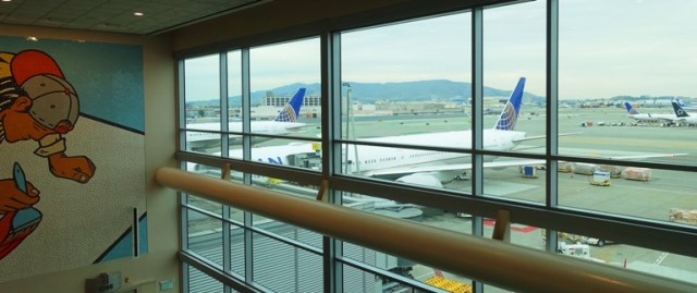 United Airlines, SFO, Boeing 777, travel