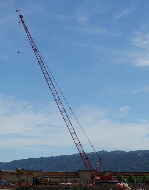 Big Crane, Red Crane, Zeiss Innovation Center, Dublin, California, Construction