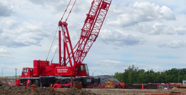 Big Crane, Red Crane, Zeiss Innovation Center, Dublin, California, Construction