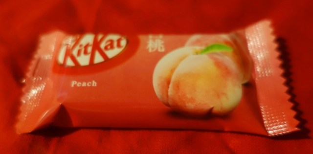 Kitkat, Peach KitKat, Japan, Wrapped KitKat
