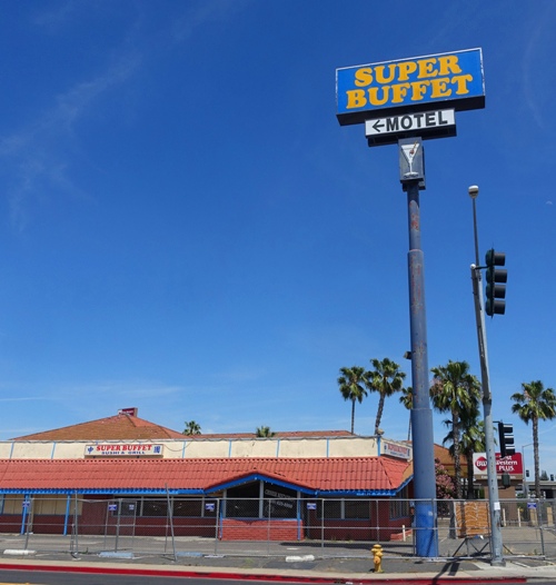 chick-fil-a, Manteca, California, Super buffet, construction fence