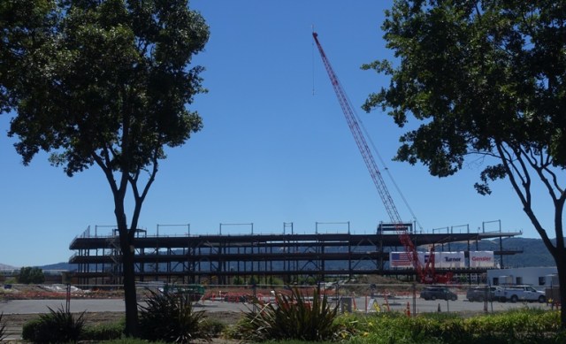 Zeiss Innovation Center, Dublin, California, Construction, Topping out