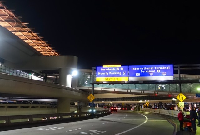 sfo, waiting for shuttle, parking, airport