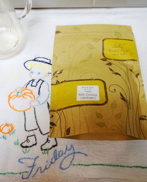 Milk Oolong, Bird Pick Tea, Oolong tea, Jin Xuan