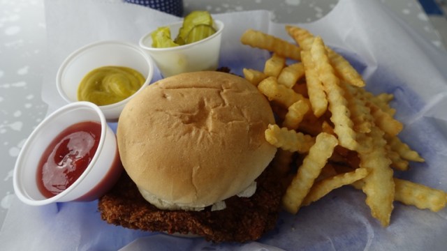 tenderloin, zesto, pork tenderloin, sandwich, fries, tea