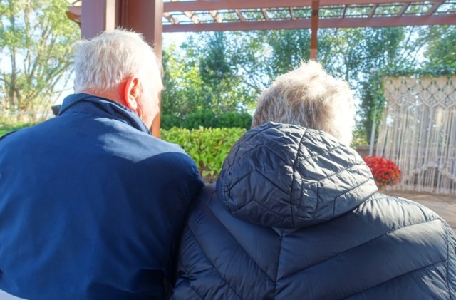 wedding, outdoor, October Outdoor Wedding, bundled up