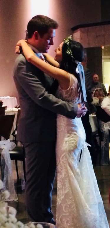 first dance, wedding, bride and groom