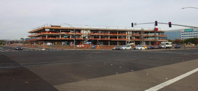 Friday Walk, Carl Zeiss Innovation Center, Dublin, California, Construction
