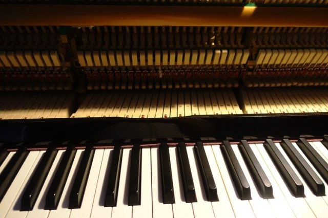 Piano repair, playing again, piano playing, stuck piano key