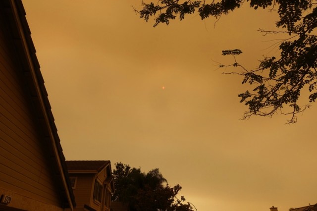 smoky day, california wild fires, dark sky