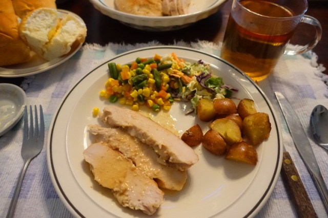 thanksgiving meal, turkey, vegetables, potatoes, tea