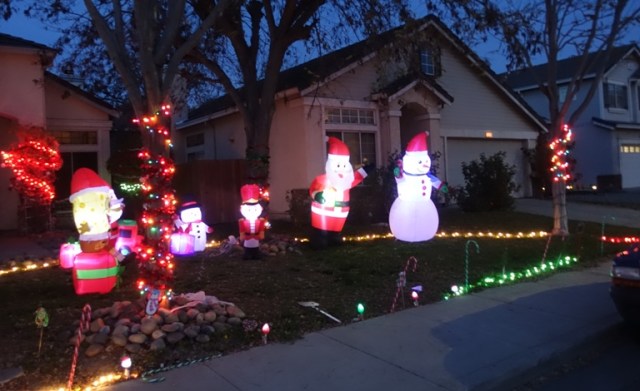 christmas dispay, decorations down, blow up decorations, snow man