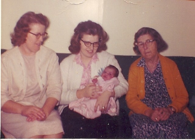 four generation picture, grandma, great grandma