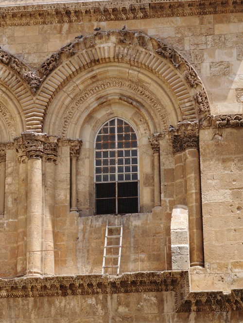church of holy sepulchre, Jerusalem, altar stone, ladder, domes