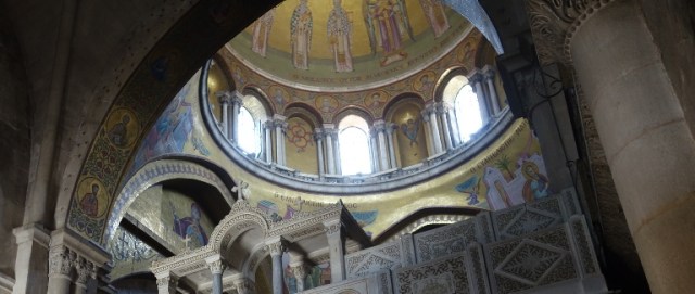 church of holy sepulchre, Jerusalem, altar stone, ladder, domes