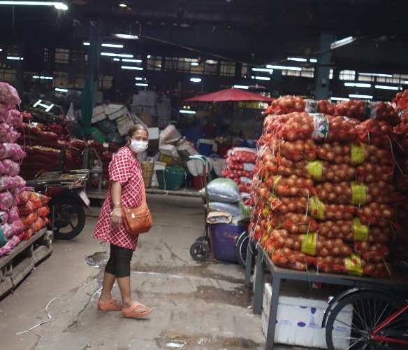 flower market, bangkok, vegetables, flowers, metro station