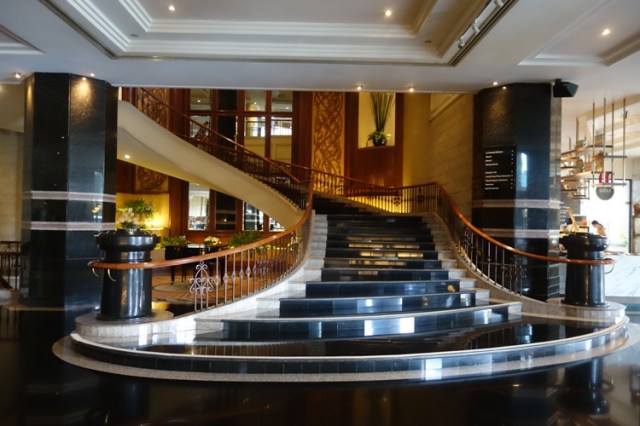 Bangkok Hotel, Bangkok Thailand, Hotel,  lobby, abandoned hotel.