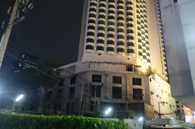 Bangkok Hotel, Bangkok Thailand, Hotel,  lobby, abandoned hotel.